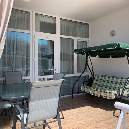 Town-House Golden Bugaz Apartment Karolino-Buhaz Ngoại thất bức ảnh
