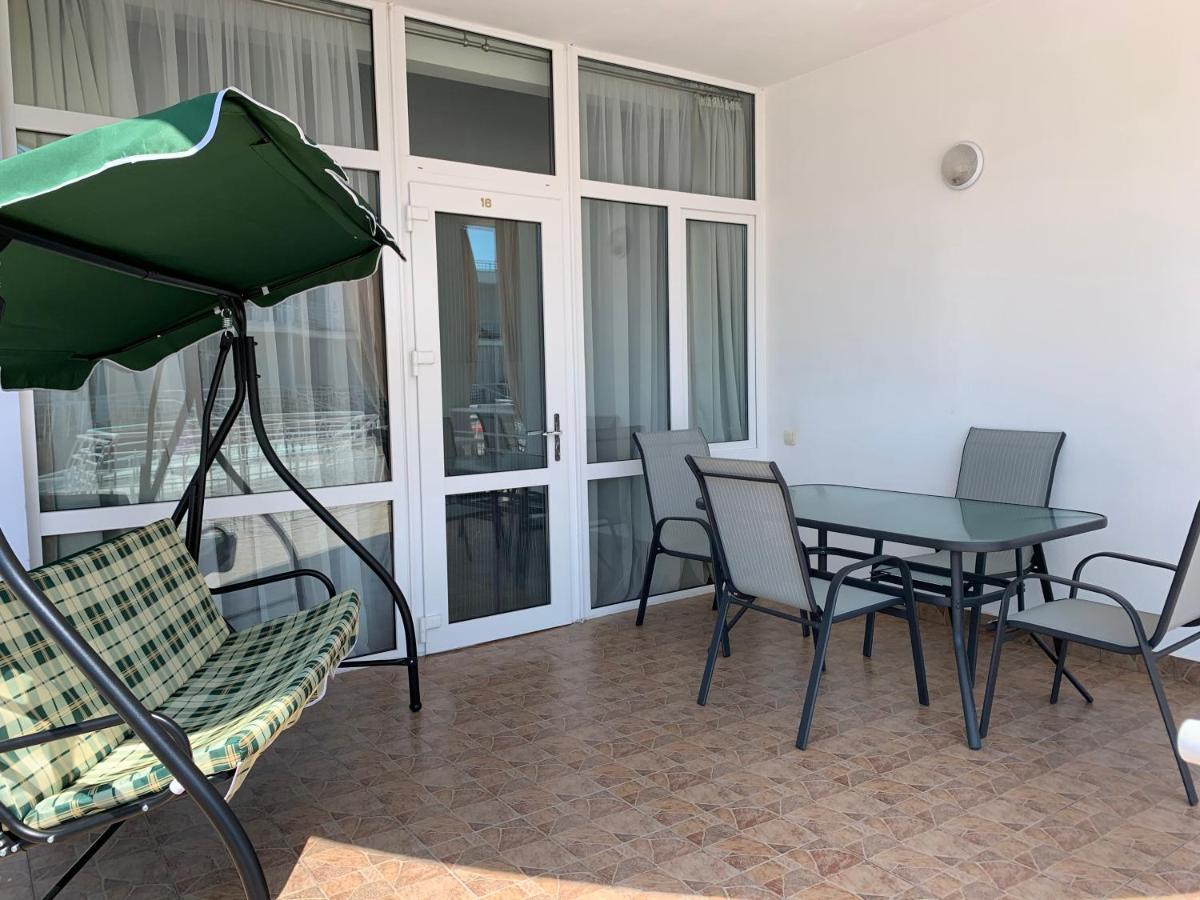 Town-House Golden Bugaz Apartment Karolino-Buhaz Ngoại thất bức ảnh