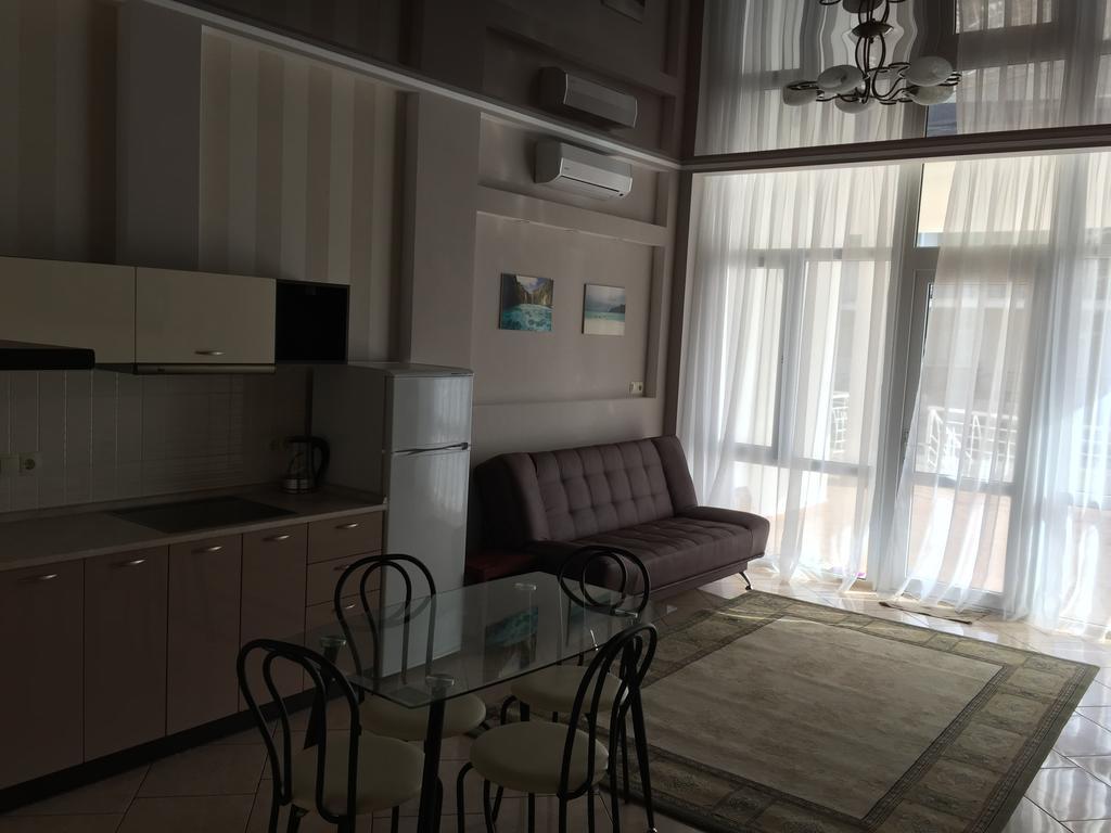 Town-House Golden Bugaz Apartment Karolino-Buhaz Ngoại thất bức ảnh